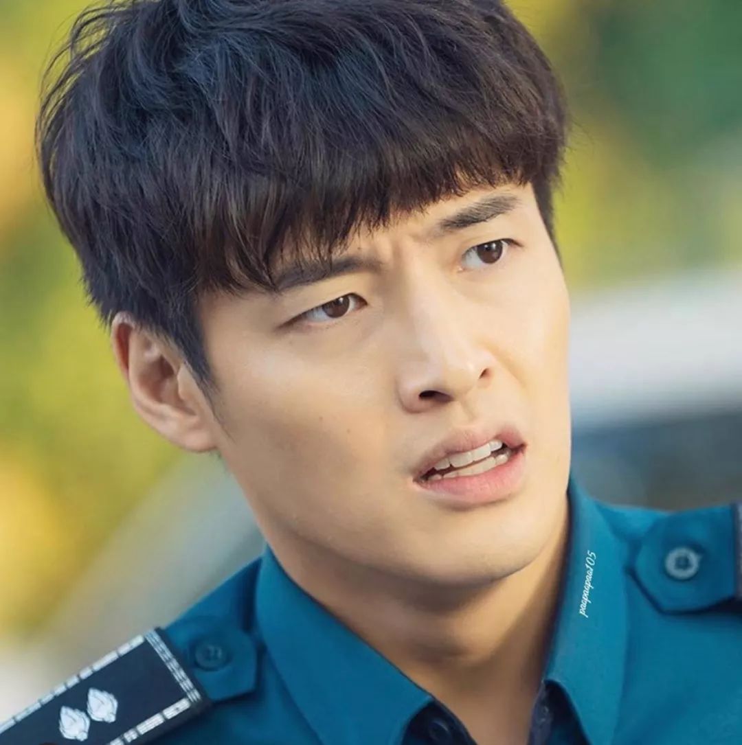 koko是从《继承者们》中的李孝信,开始关注到这个阳光大男孩