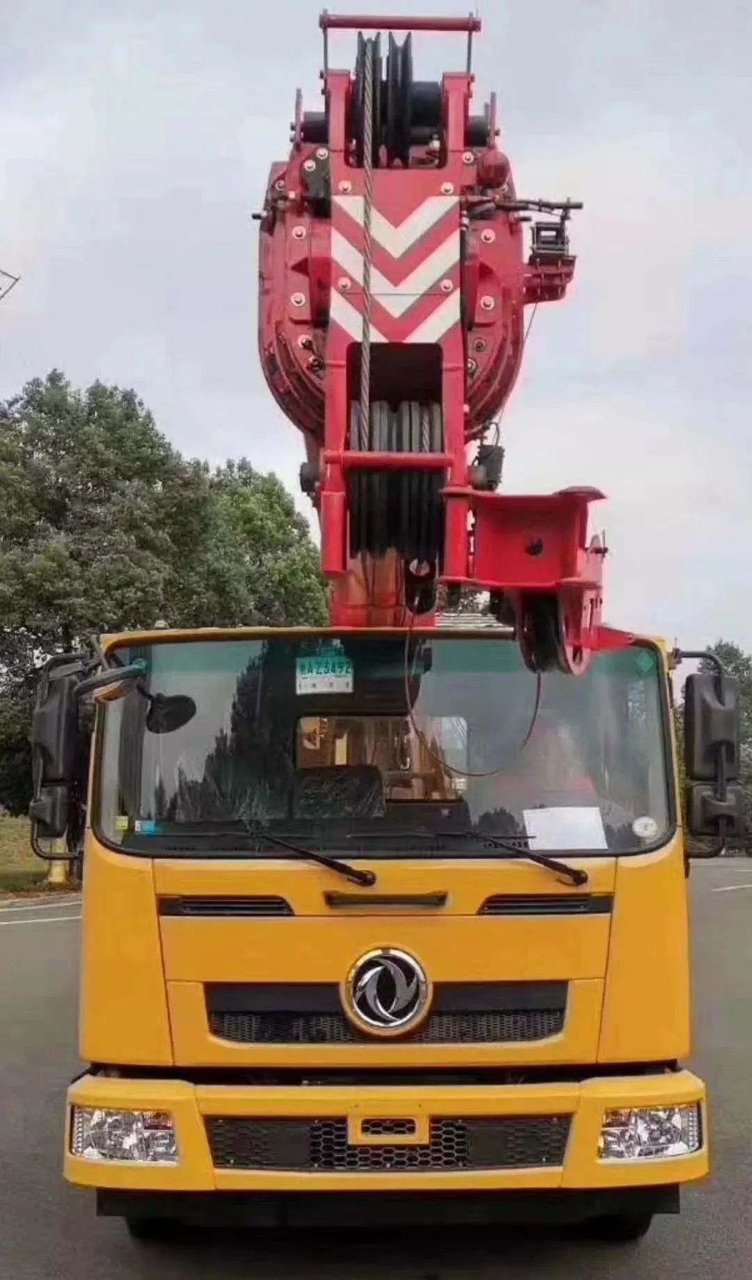 小吨位升级三一12吨吊车自重1713吨主臂312米18米吊载14吨