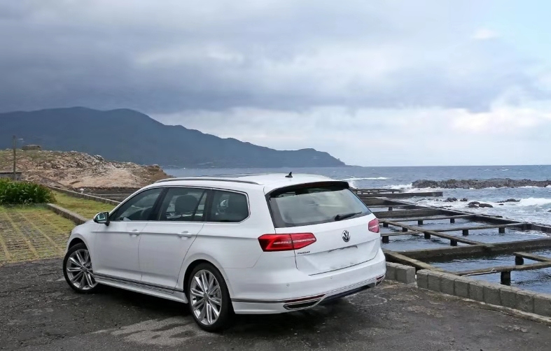 大众帕萨特旅行版亮相瓦罐超大空间中控内饰升级配省油动力