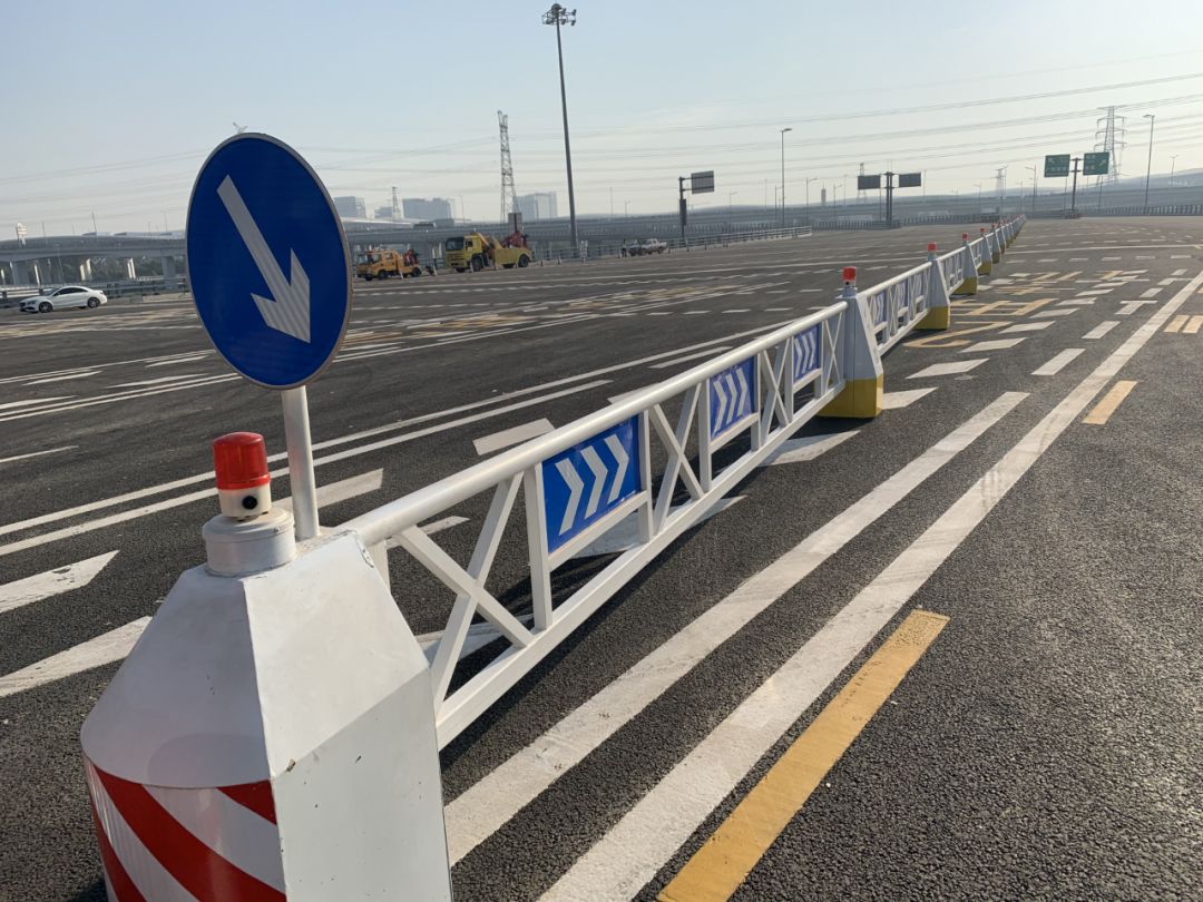 国际会展中心站收费站开通前海站到国际会展中心站不到20分钟