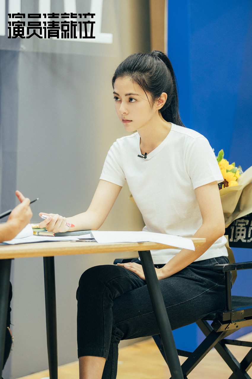 任容萱演员请就位下跪主动求婚引网友高度关注