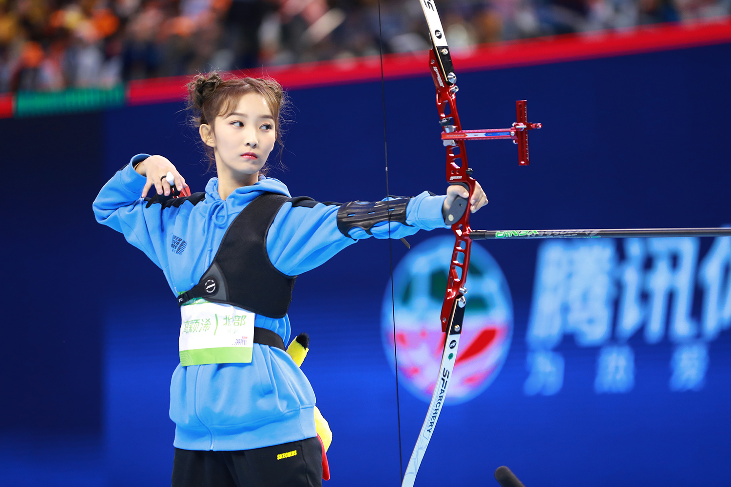 高颖浠《超新星全运会》 俏皮丸子头带球空翻实力过人