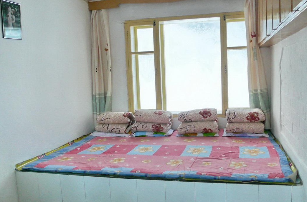 原创为何东北人一家睡在同个土炕上,却不会尴尬呢?原因让人感动!