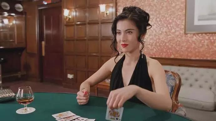 她是很多人的童年女神,演了一部情色电影就息影,网友:可惜了!_李婉华