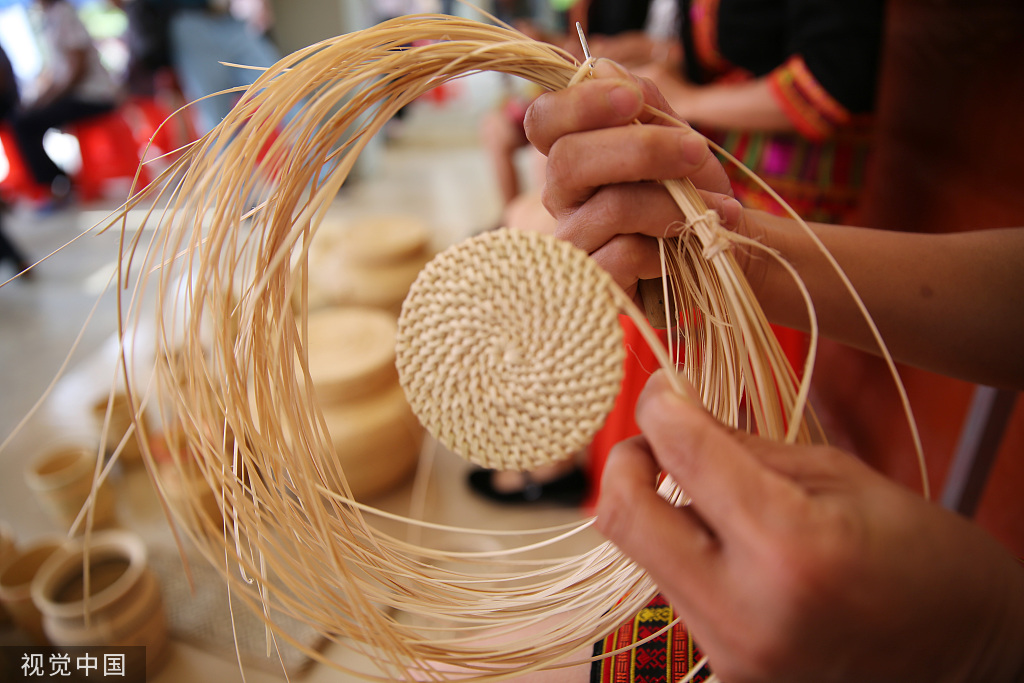 海南五指山探访美丽乡村02民族传统手工艺焕发新活力