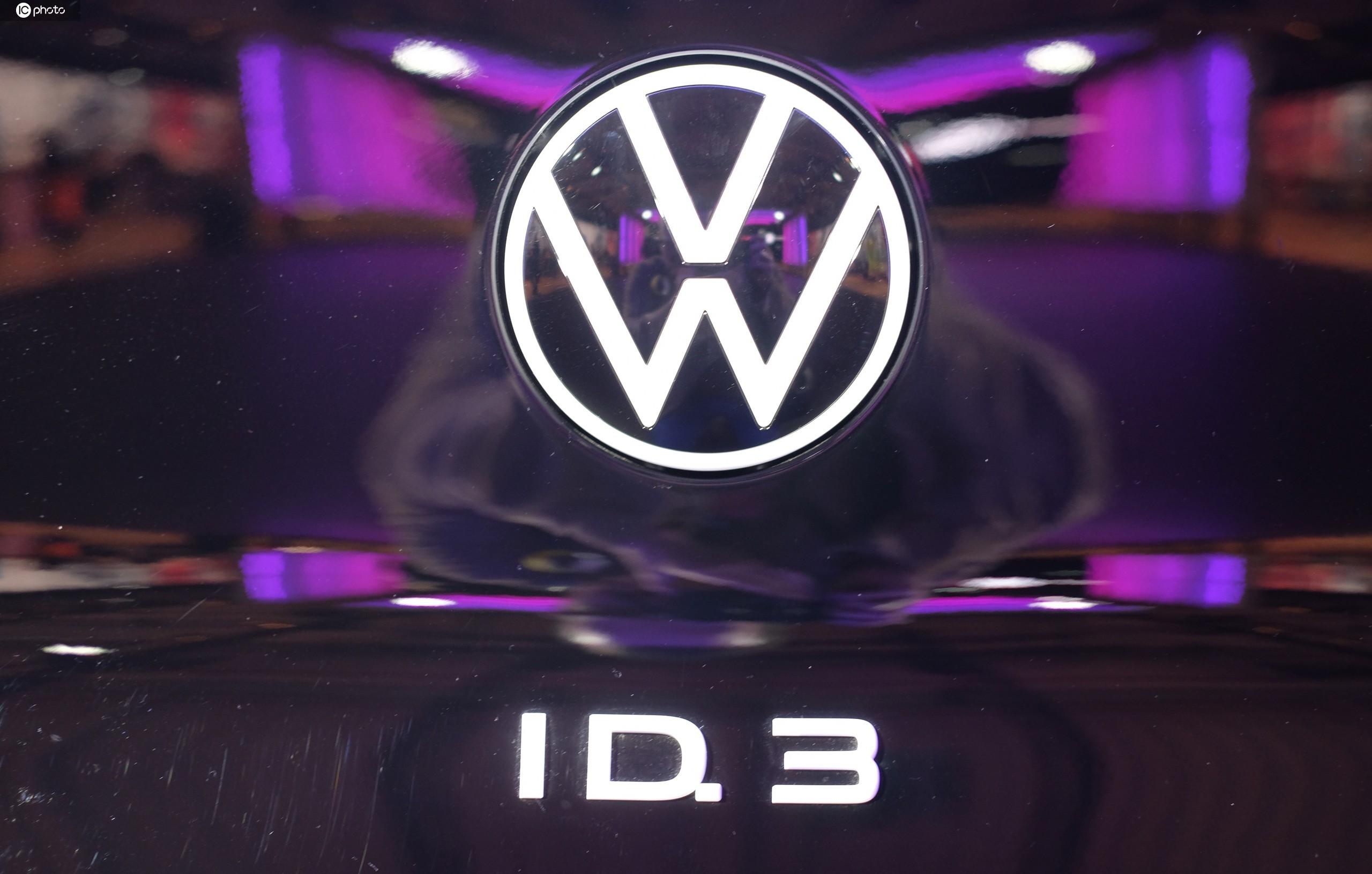 大众加速在华电气化进程,计划2020年交付30万辆电动车