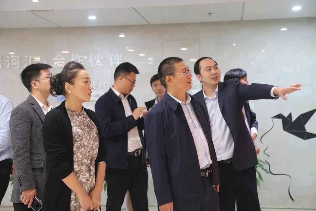 2019年11月3日,开封市兰考县县委副书记丁向东,县委常委副县长胡昊