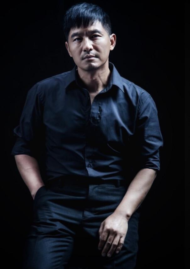 郭晓东一名出色的男演员,也许在有的人眼里,他大男子主义,但对于妻子