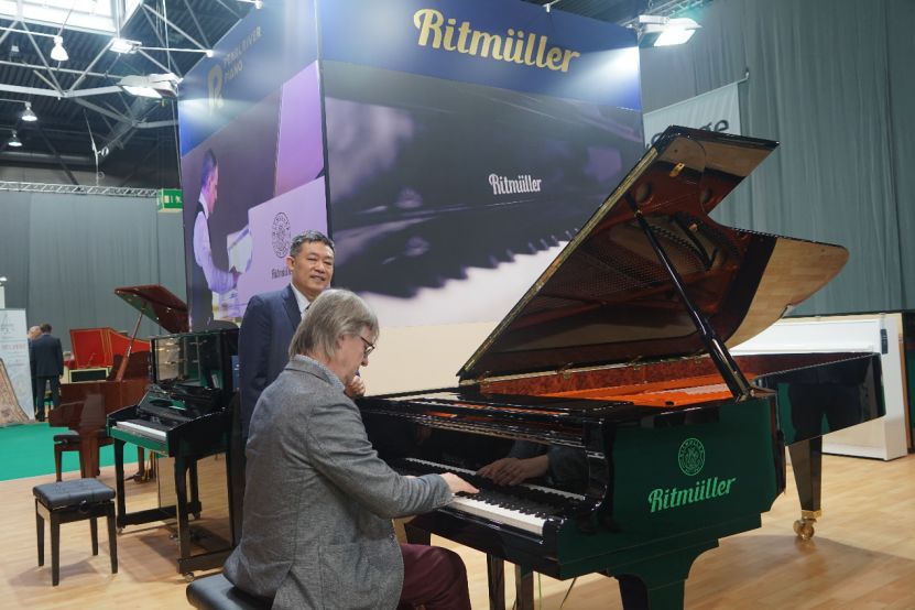 荣耀回乡里特米勒钢琴回到德国亮相2019年莱比锡国际乐器展览会
