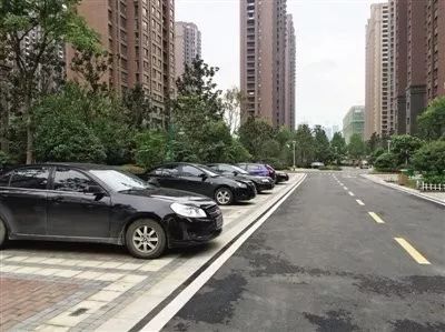 小區地面停車位開發商是否有權租售