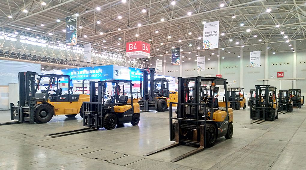 【展会】助推"中国制造"| 柳工叉车亮相第20届机博会_搬运