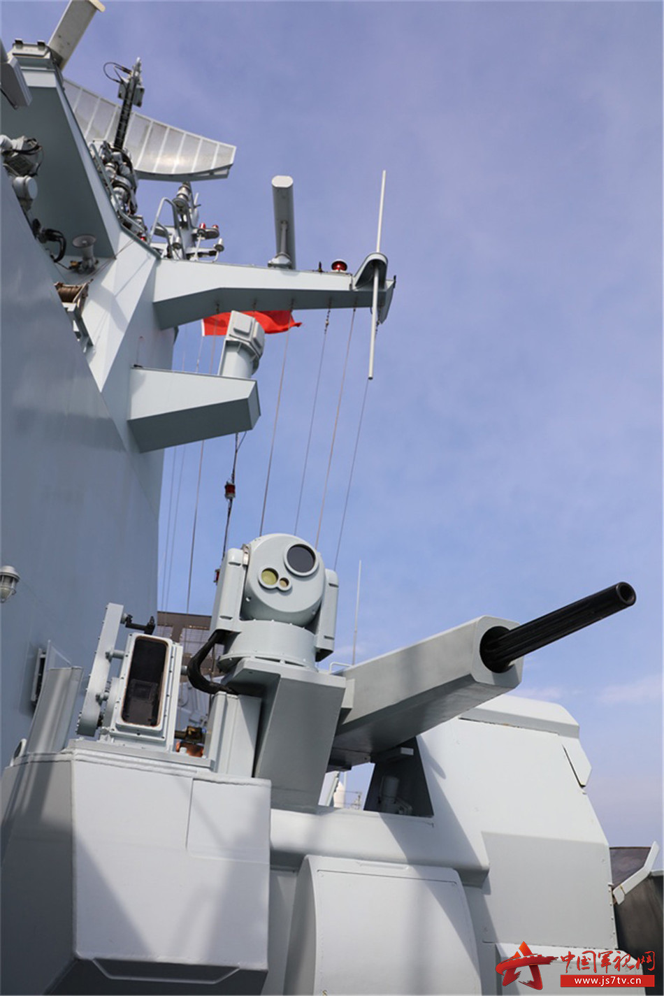 鏖战沧海5昼夜 海军信阳舰实战化训练掠影
