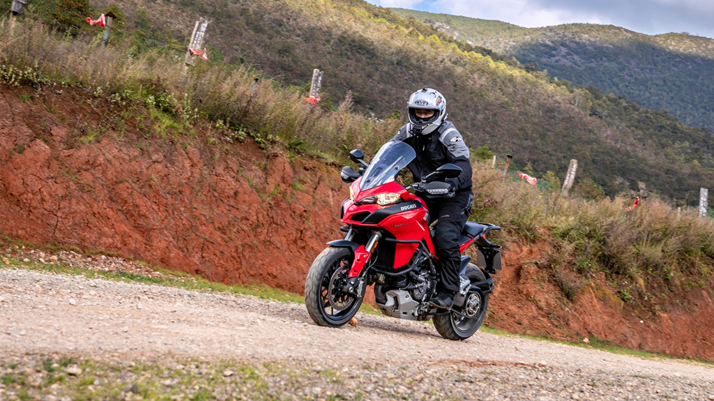 高颜值全能高手,杜卡迪新款mts 950 s初体验 _搜狐汽车_搜狐网