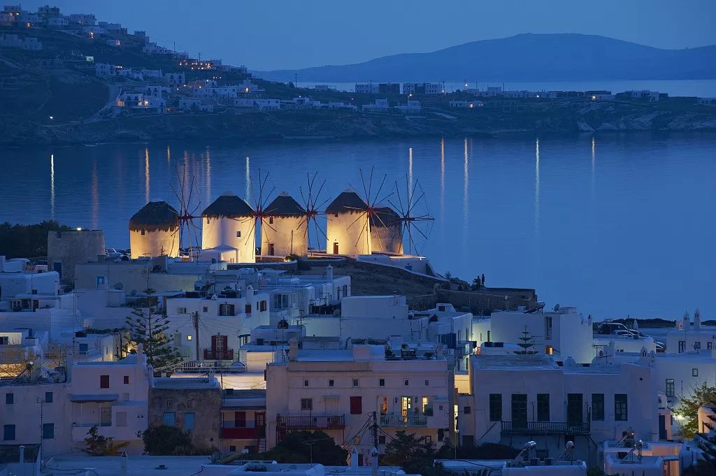 旅行点播台在伊亚小镇看全球最美的落日