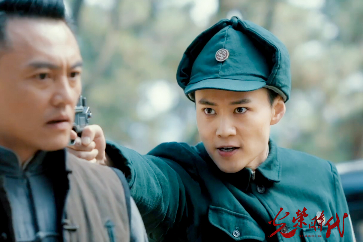 《光荣时代》李添诺壮烈下线 爆发式演技引泪目