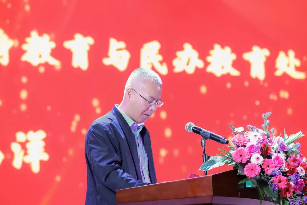 慈溪市教育局副局长孙剑波讲话■周巷镇党委副书记陆启云致欢迎词