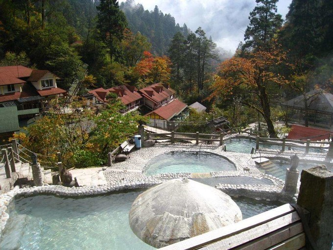 四川境内的天然温泉图片