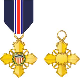 另外,从勋章体系上看,美国海岸警卫队的勋章与美国海军基本相同,在