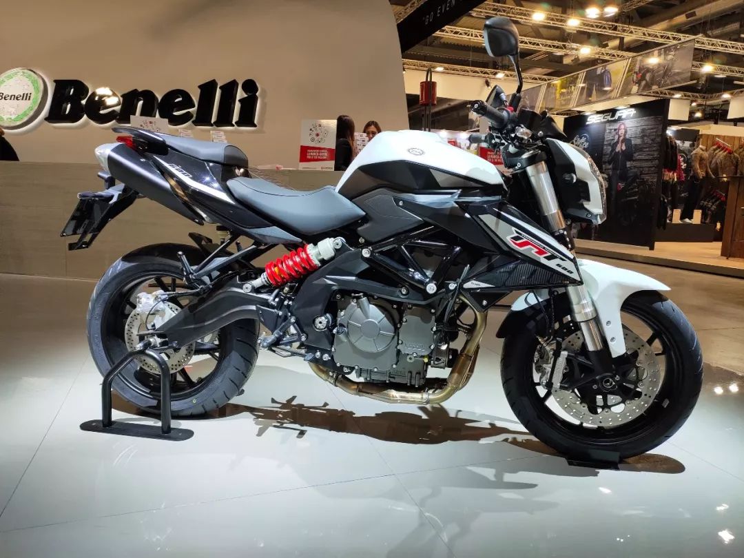 米兰展贝纳利新款黄龙600亮相