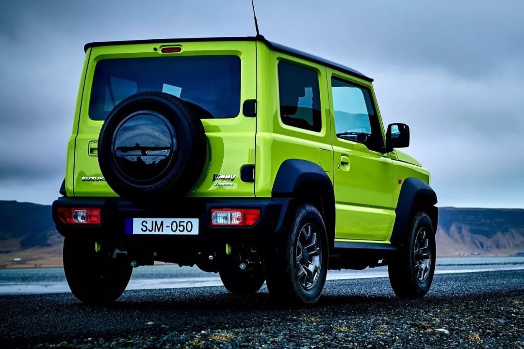 30万的铃木新吉姆尼国内上路了,主打颜色已卖断货!