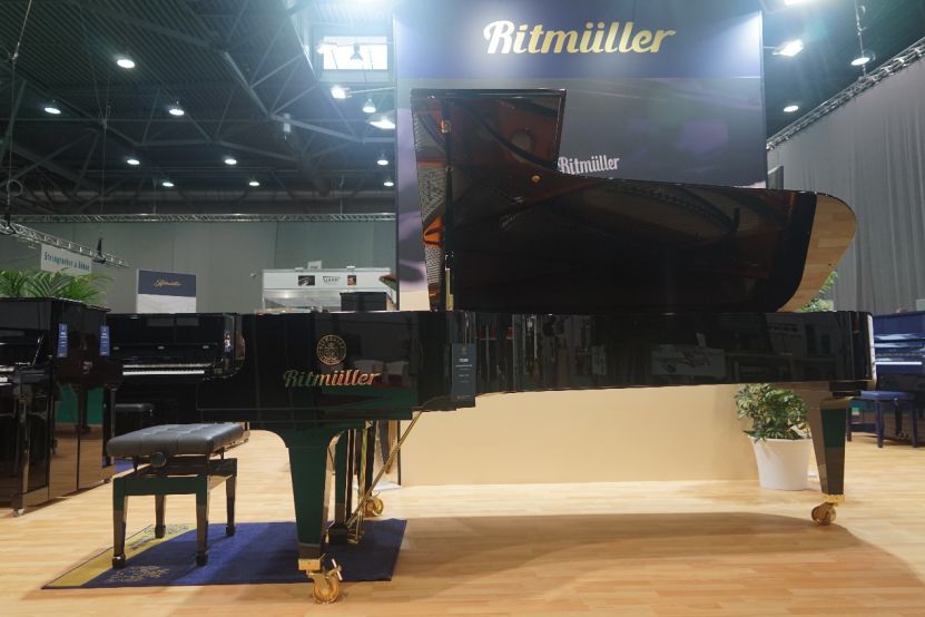 荣耀回乡里特米勒钢琴回到德国亮相2019年莱比锡国际乐器展览会