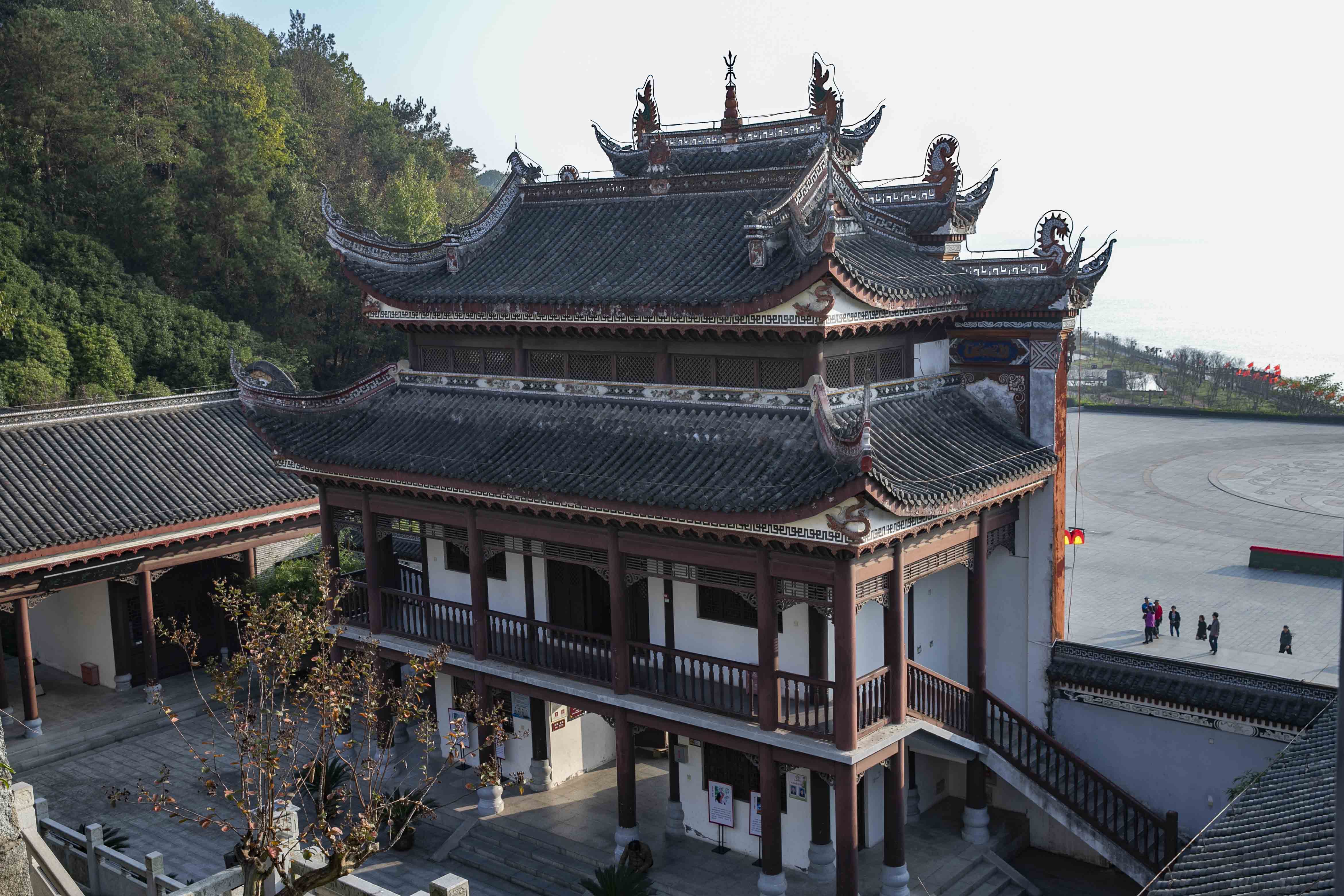 初建于820年,唐右神策将军王茂元(著名诗人李商隐岳父)出任归州刺史