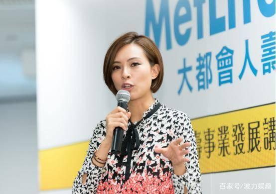 随后接拍的《爱回家》在剧中有不少的戏份,让她更是迎来了事业的高峰