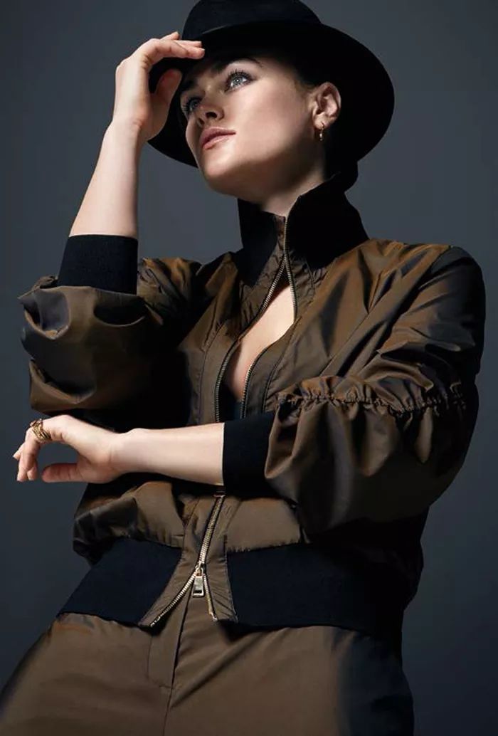 精致大女主_艾琳·格雷