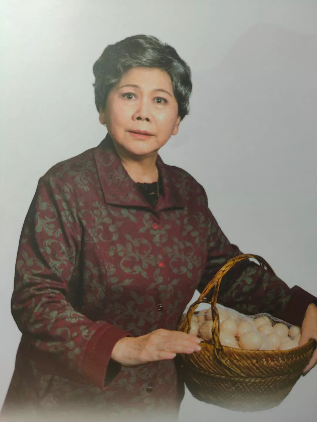 国家一级演员,著名沪剧表演艺术家陈瑜,国家一级演员吴梅影担任该剧