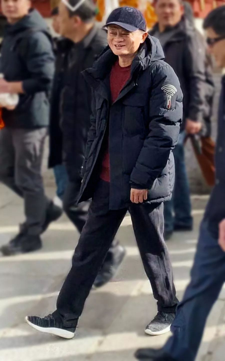 专业已成为另一种时尚,种草珠峰顶的这件波司登_羽绒服