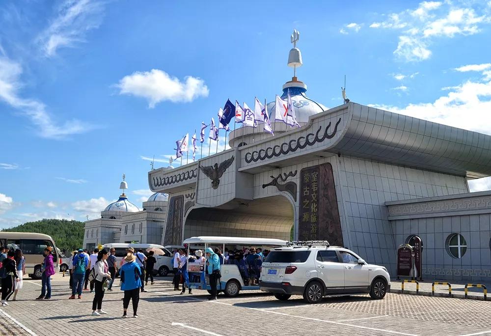 距离额尔古纳市室韦镇10公里左右有一处蒙古族源发源地名为蒙古之源蒙