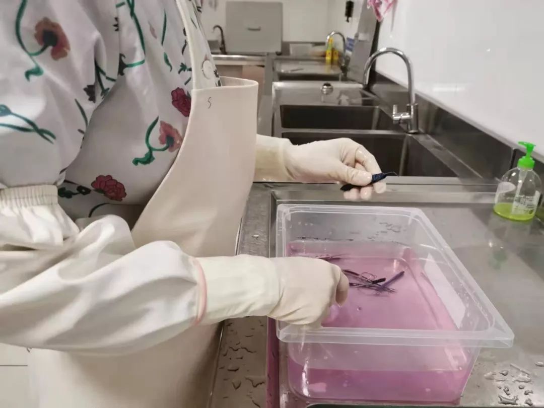 更科学更规范眼科手术器械实行统一消毒管理