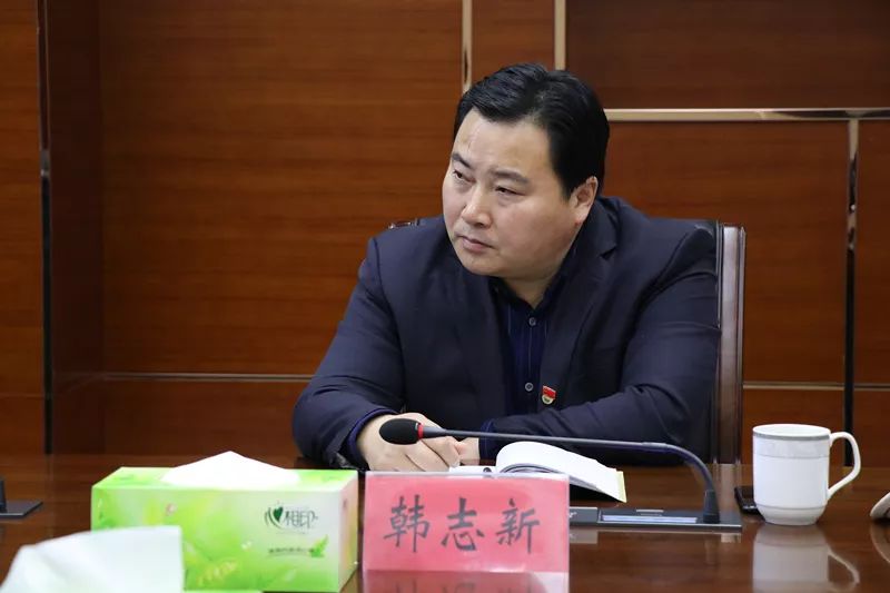 杨朝友要求全体党政班子成员要继续完善材料,端正态度