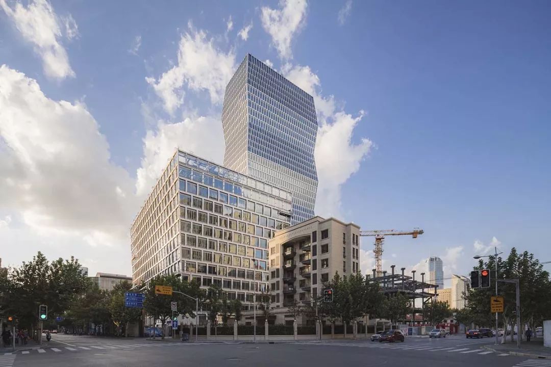 古北新区的房价便宜的在5-7万之间,平均房价在8-10万之间,也都是非常