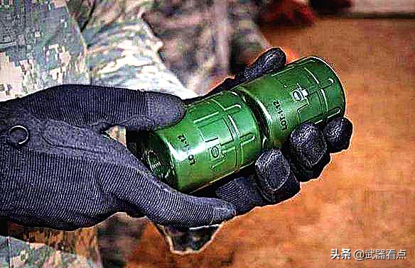军事丨新一代手榴弹一次可连接多颗,短时间能组成一个爆破筒