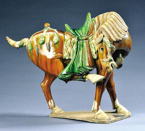 穿越千年而来的唐三彩依然绽放着大唐盛世的光芒