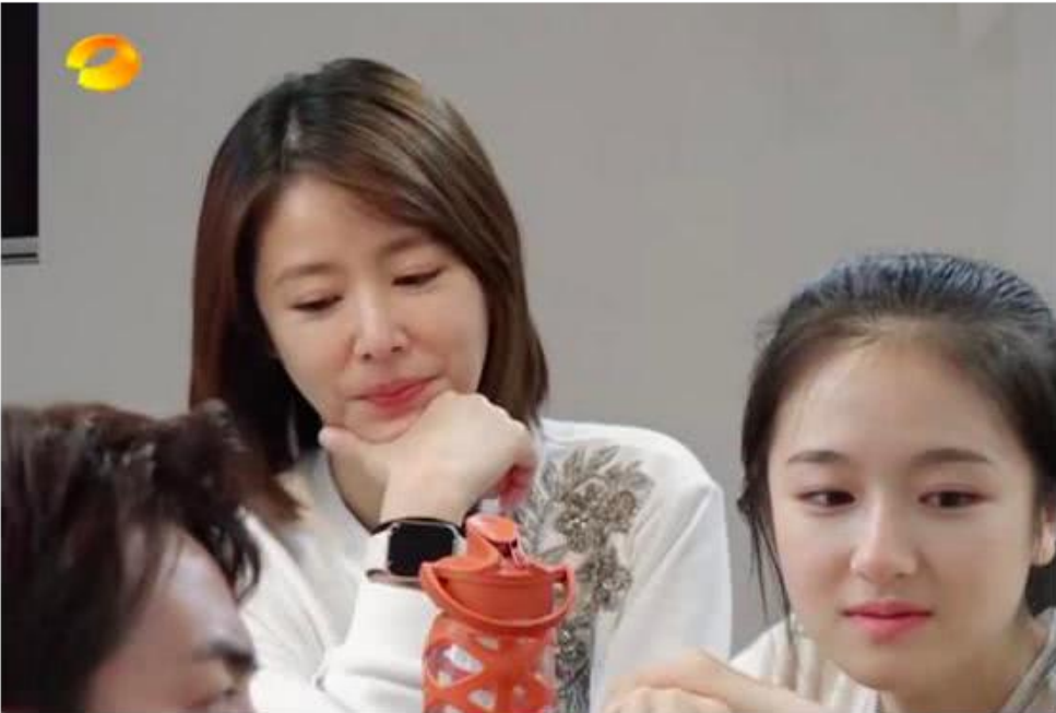 原创李兰迪被批评还面带笑容谁看到身旁林心如的表情网友难怪会心累