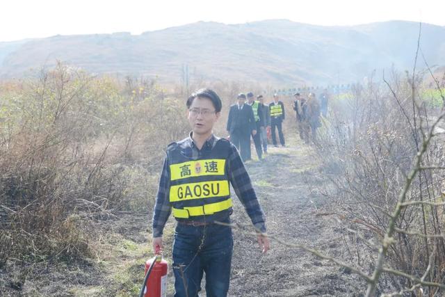 先进事迹罗野保平安助发展担使命守初心