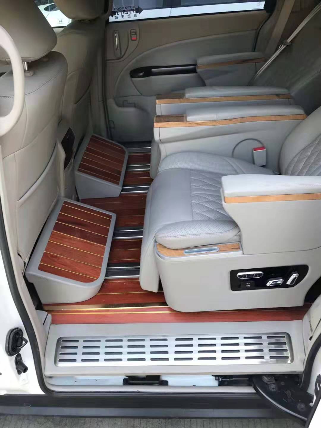 武汉老款本田艾力绅内饰改装家用代步车也舒适