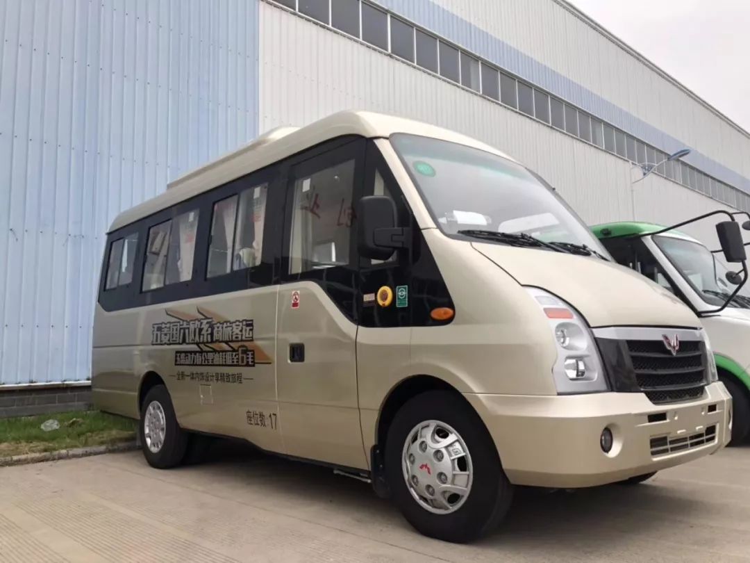 大宗海外订单成交征战世界的五菱s100客车