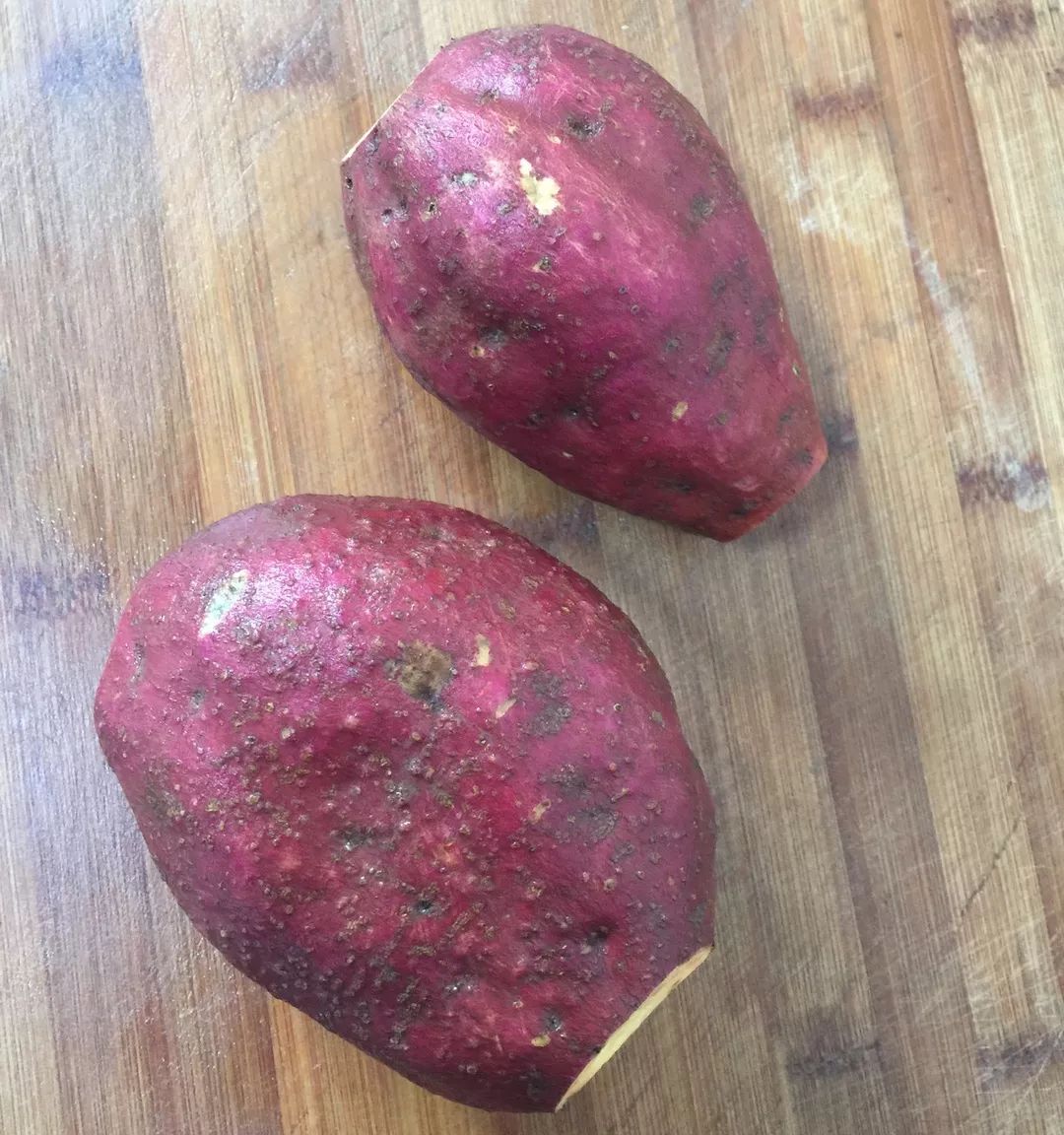 把红薯用"它"一包,扔进电饭锅,出锅后个个香甜软糯还流油!