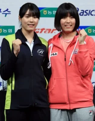韩国女排双胞胎组合,场上镜头多过金软景,整容前后差异大_李在英
