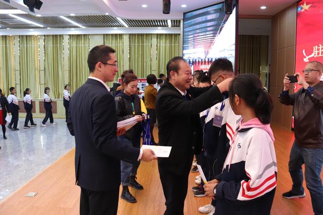 萬柏林區(qū)實(shí)驗(yàn)中學(xué)怎么樣?2019小記者站成立(圖5) 萬柏林區(qū)實(shí)驗(yàn)中學(xué)怎么樣?2019小記者站成立(圖5)