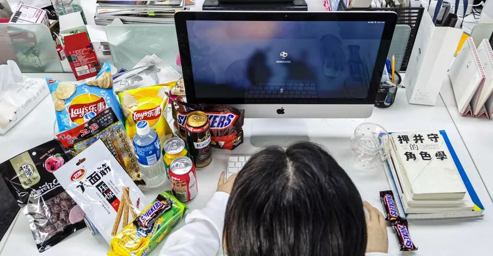 上马来临前,rc的办公室变成了这样.