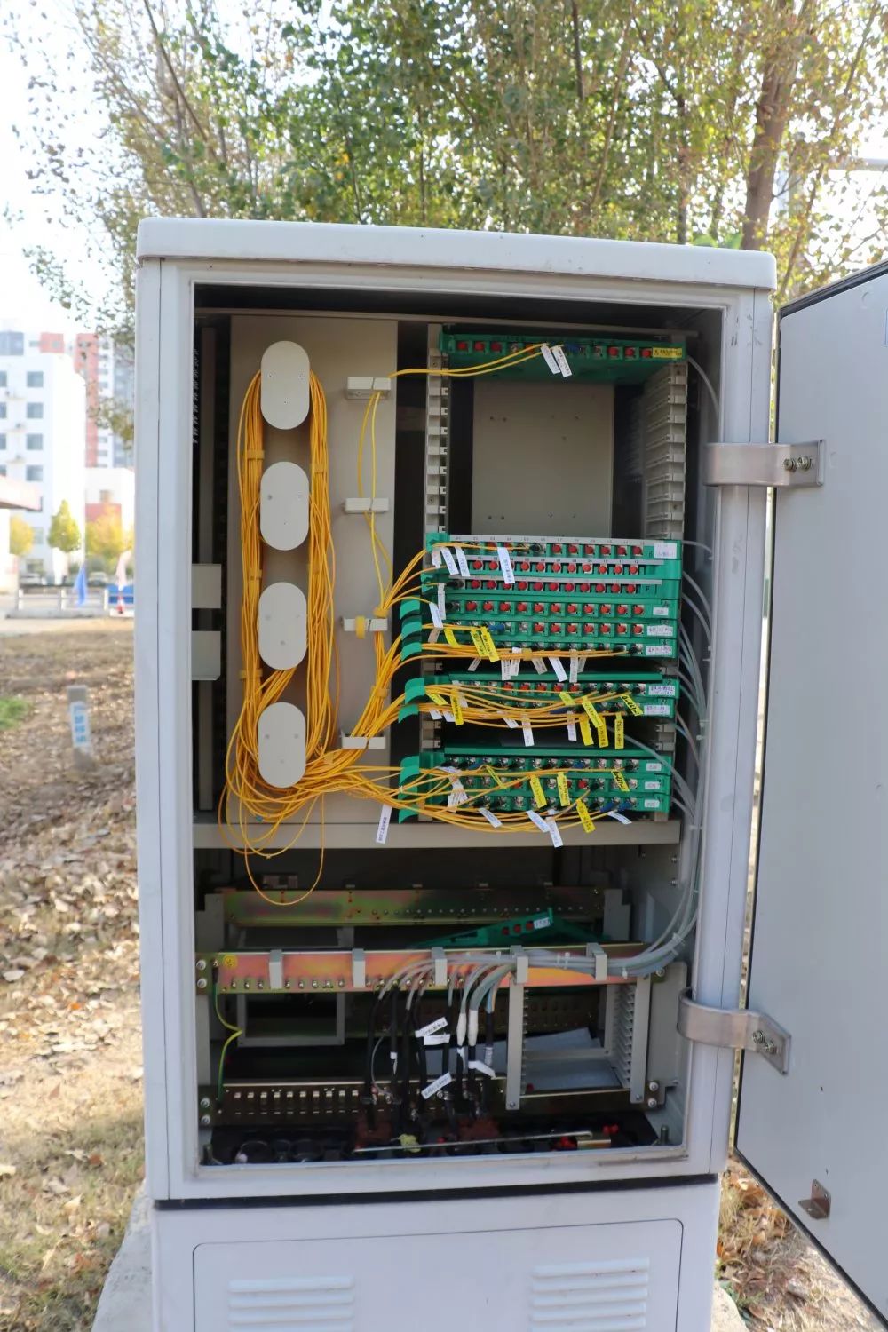 附近光交箱内的光交盘被盗发现安装于渤海十八路,渤海二十一路多个