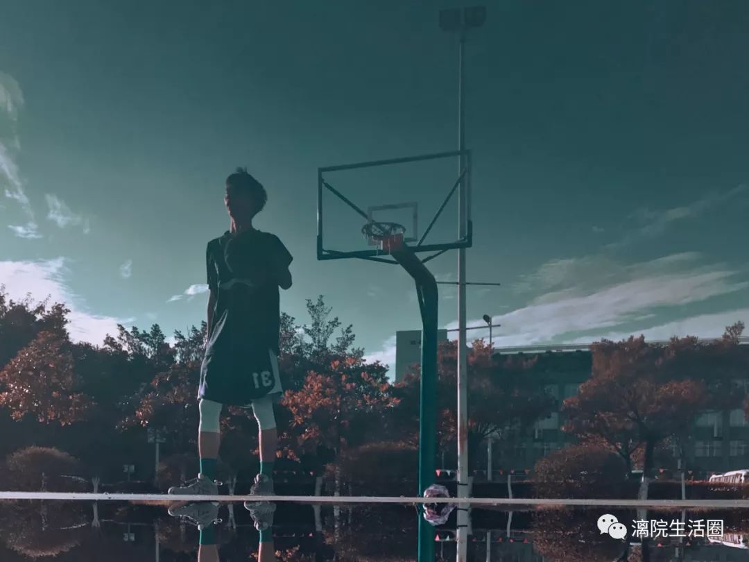 在漓院为什么我劝你找个爱打篮球的男生