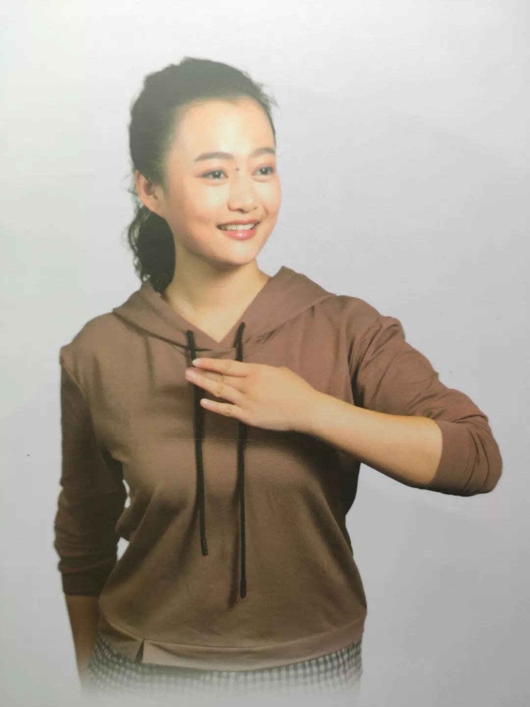 国家一级演员,著名沪剧表演艺术家陈瑜,国家一级演员吴梅影担任该剧