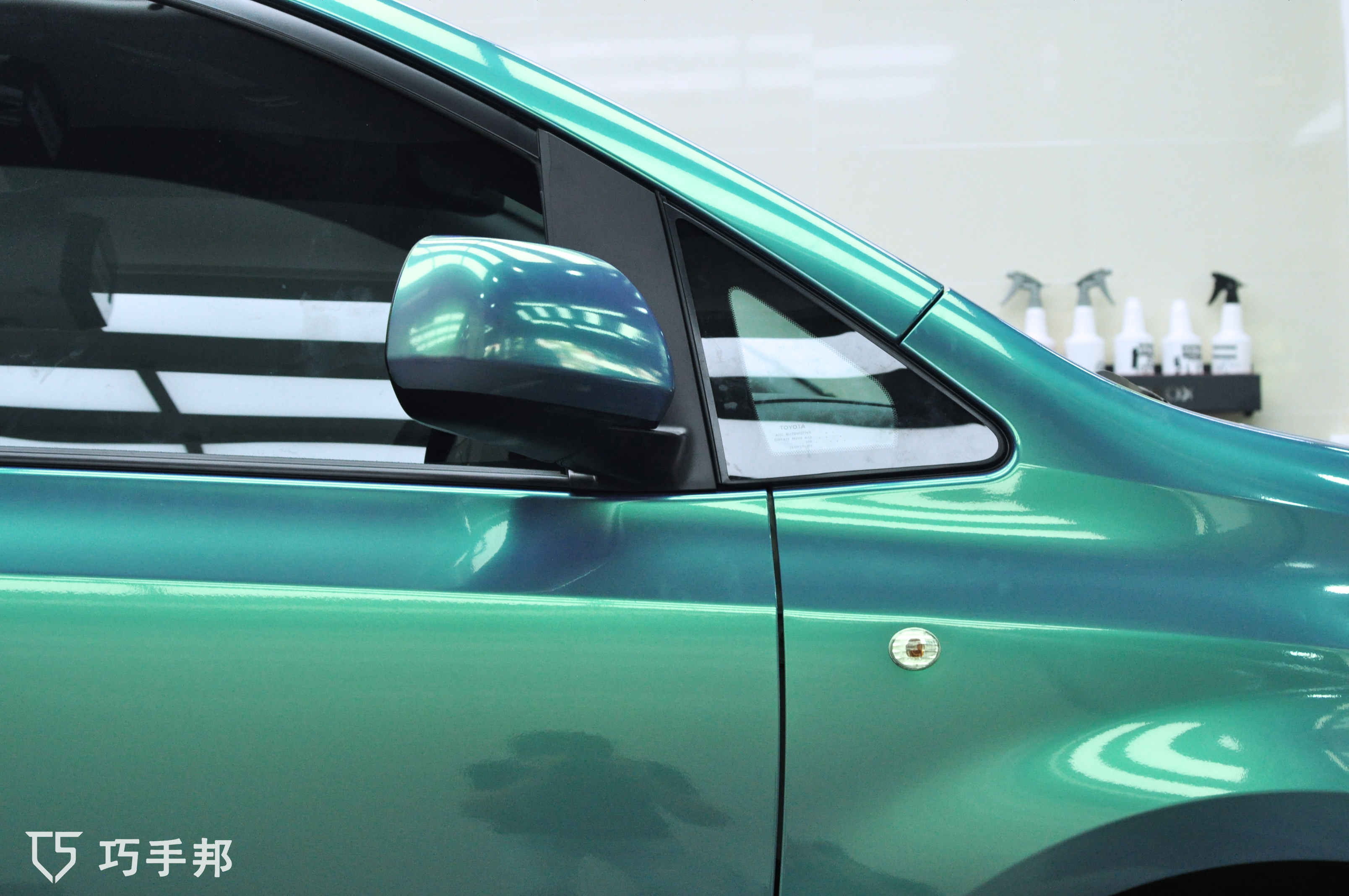 丰田塞纳装贴改色膜珊瑚孔雀绿——巧手邦汽车贴膜