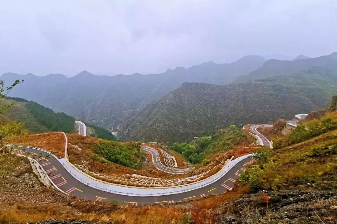 人間天堂吧小fun今日為大家盤點了房山三條秋色最美公路一起看看公路