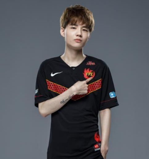 fpx刘青松得到lck解说最高评价钩子之神